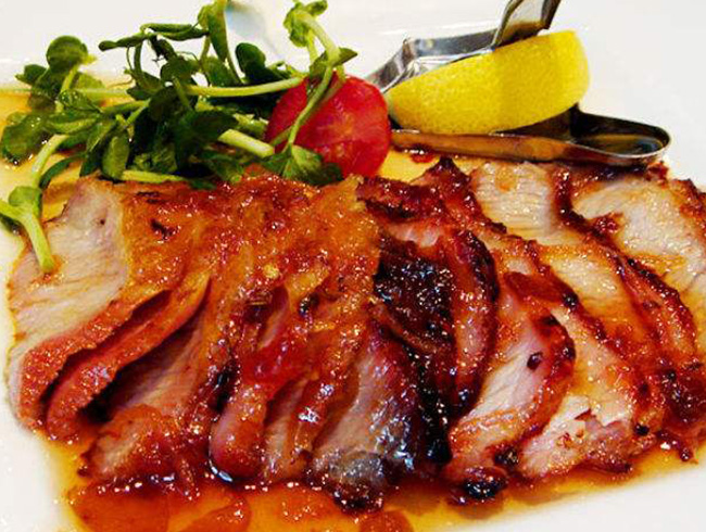 Black pepper grilled pork neck meat